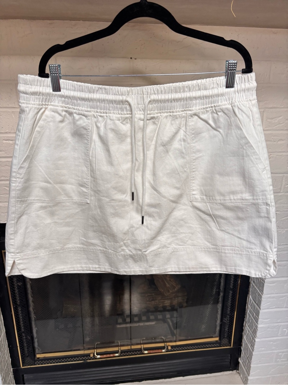 Women's White Drawstring Skort with Front Patch Pockets